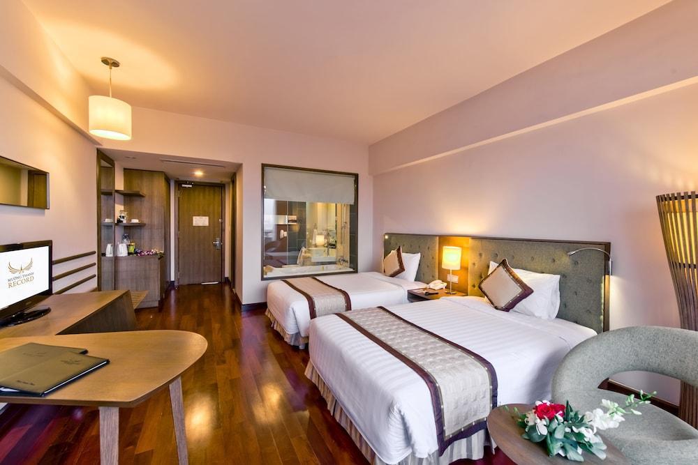 Muong Thanh Holiday Hue Hotel Экстерьер фото