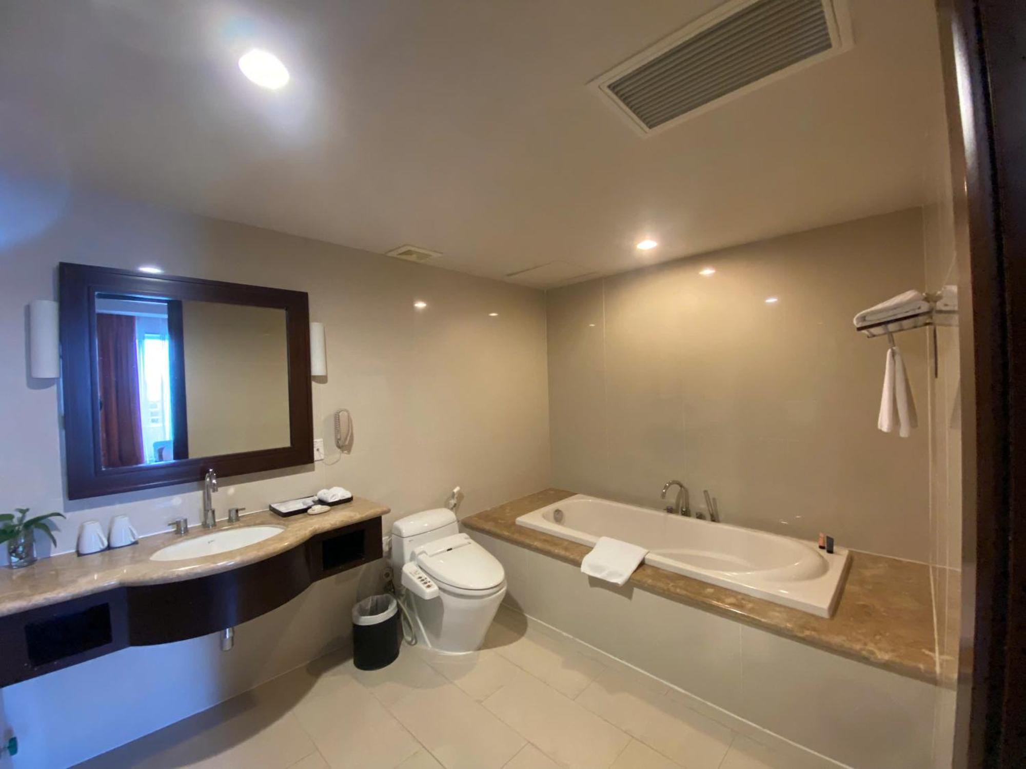 Muong Thanh Holiday Hue Hotel Номер фото