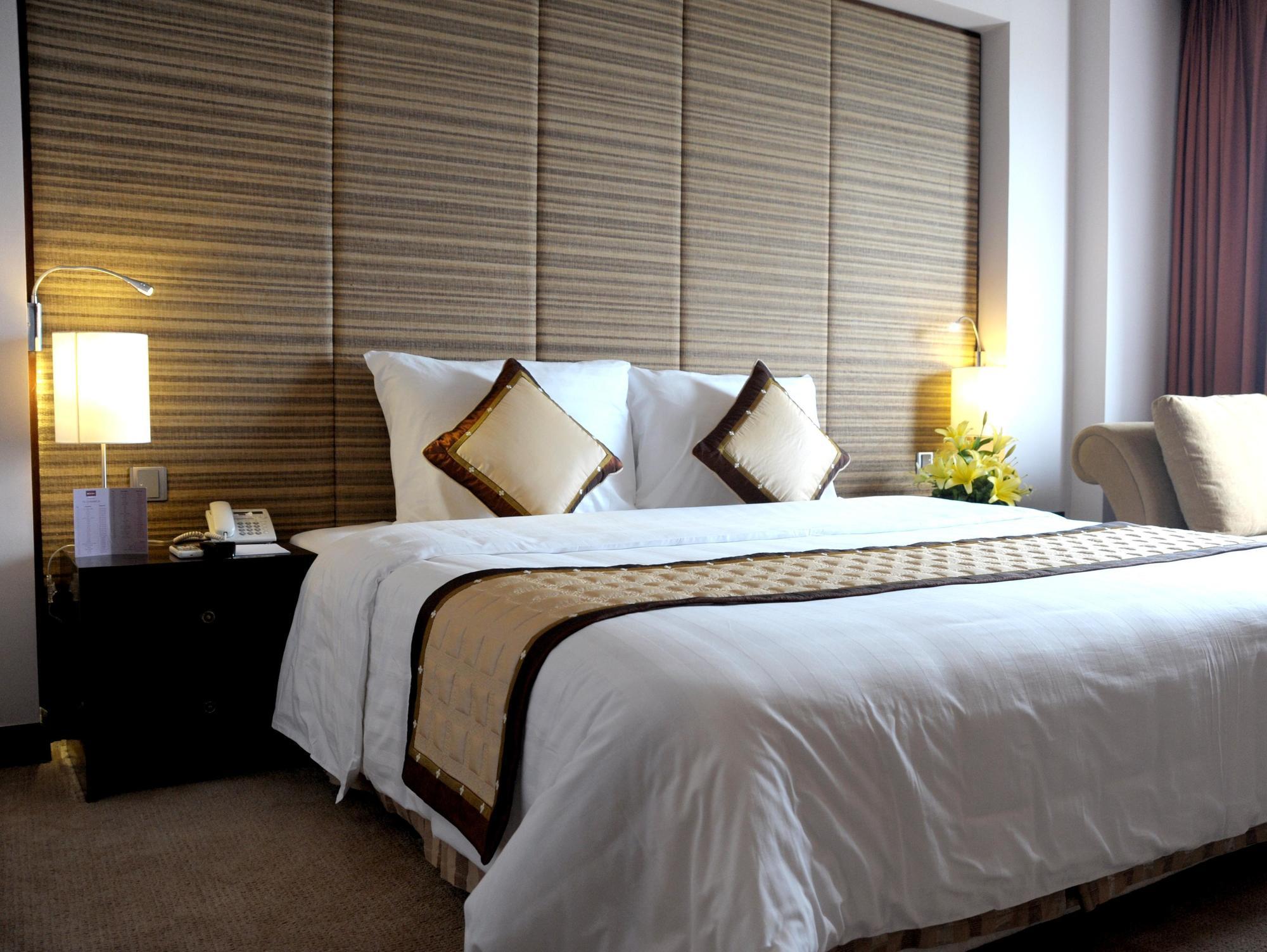 Muong Thanh Holiday Hue Hotel Экстерьер фото