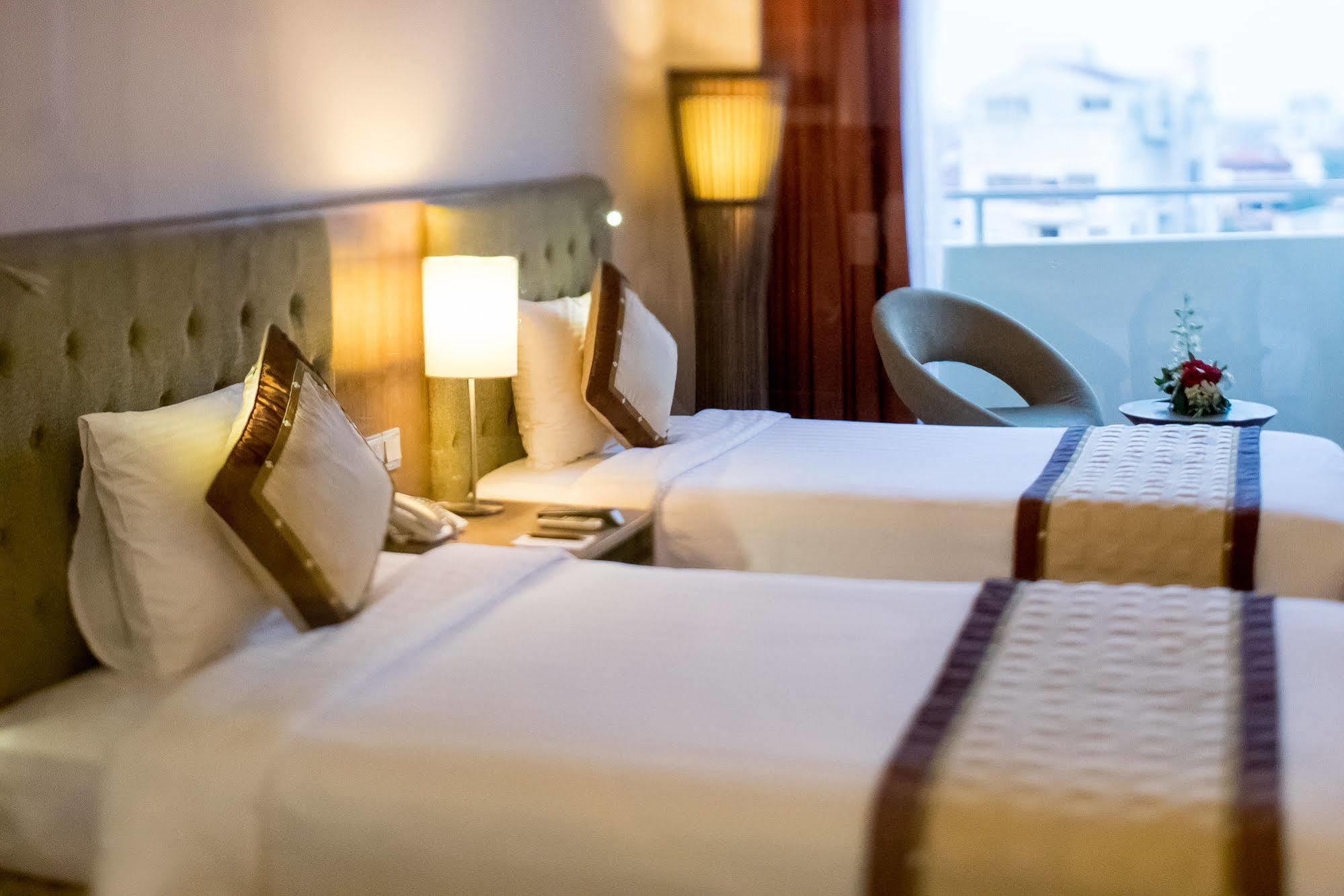 Muong Thanh Holiday Hue Hotel Экстерьер фото